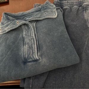 AERIE size XL Blue Textured Collar Sweatshirt and Pants Set